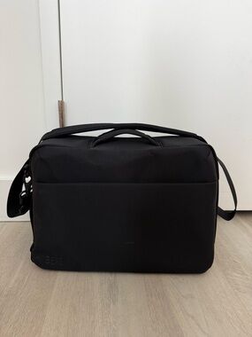 BEIS The Ultimate Travel Duffle 
in Black
